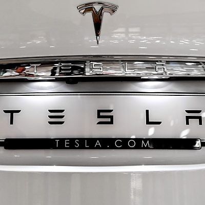 Der Lack von Tesla bekommt Risse