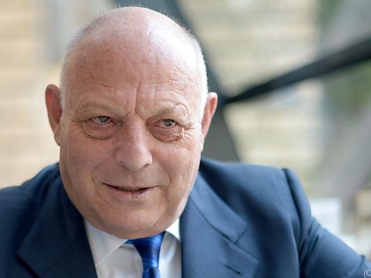 Durwalder will auch österreichische Staatsbürgerschaft für Südtiroler