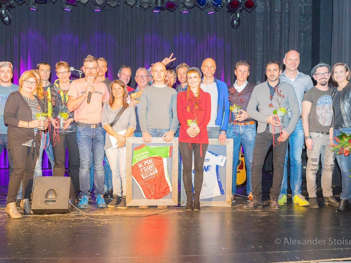 Der Ultramountainbiker Jürgen Krieber feierte mit seinen Unterstützern, Sponsoren und rund 250 Interessierten eine tolle interessanten und abwechslungsreichen Abend.