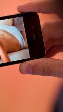 Nutzer sollen Bilder über Messenger an sich selbst schicken.