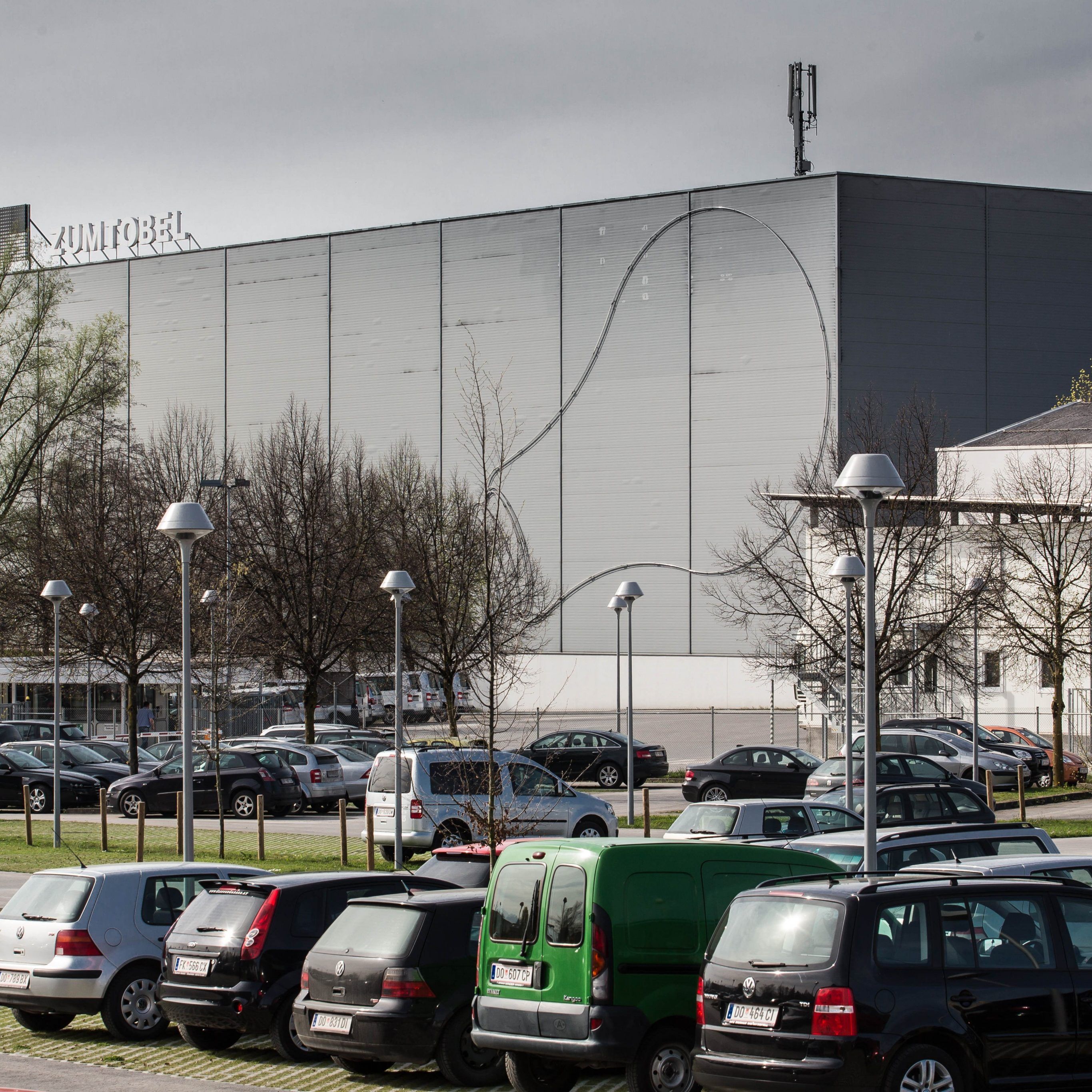 Entwicklung in der professionellen Beleuchtungsindustrie liege weiter unter Erwartungen.