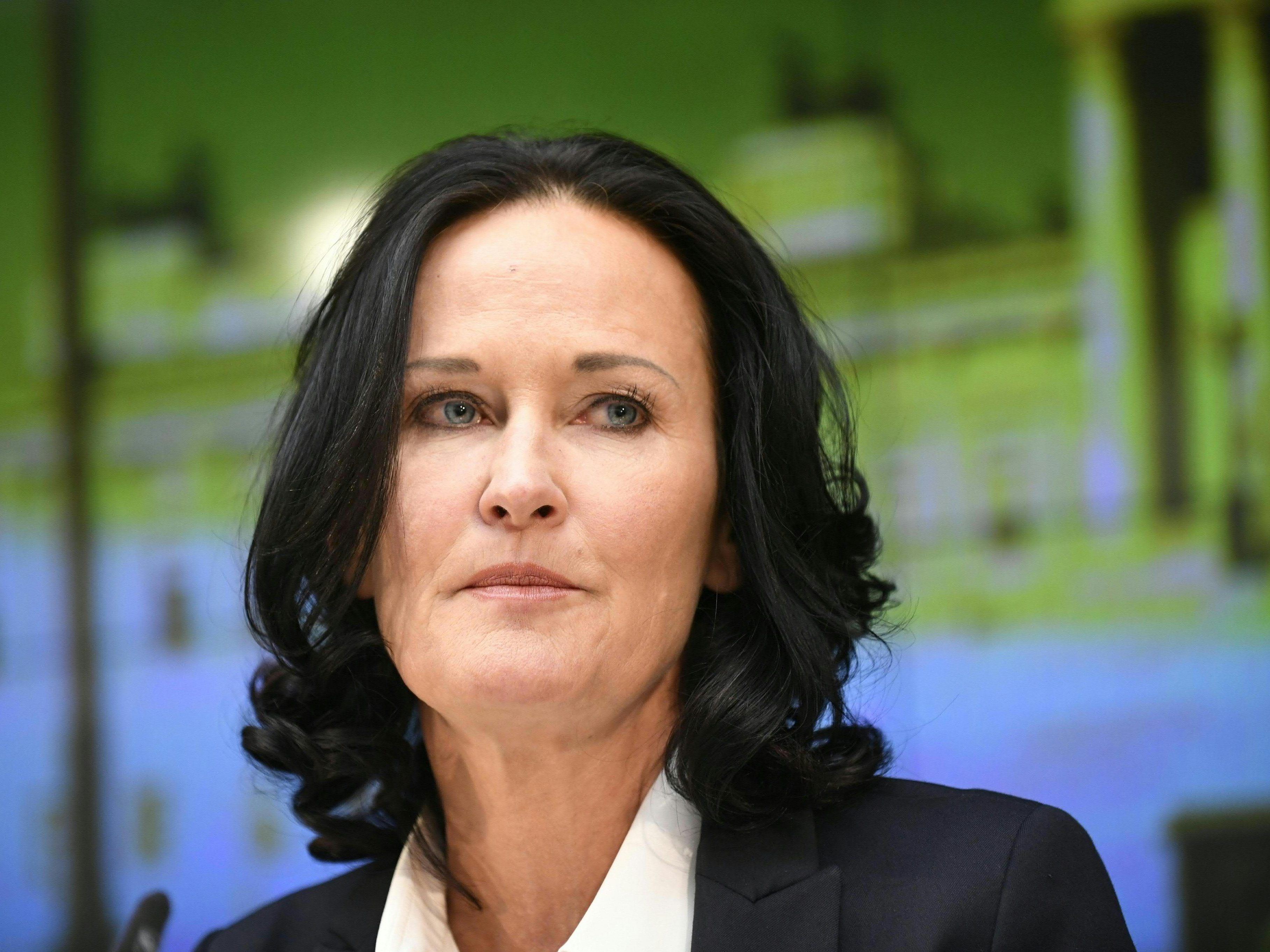 Es sei "absolut nicht möglich", dass mit besagter Eva in Janouseks Band sie gemeint sei, meinte Eva Glawischnig Es sei "absolut nicht möglich", dass mit besagter Eva in Janouseks Band sie gemeint sei, meinte Eva Glawischnig