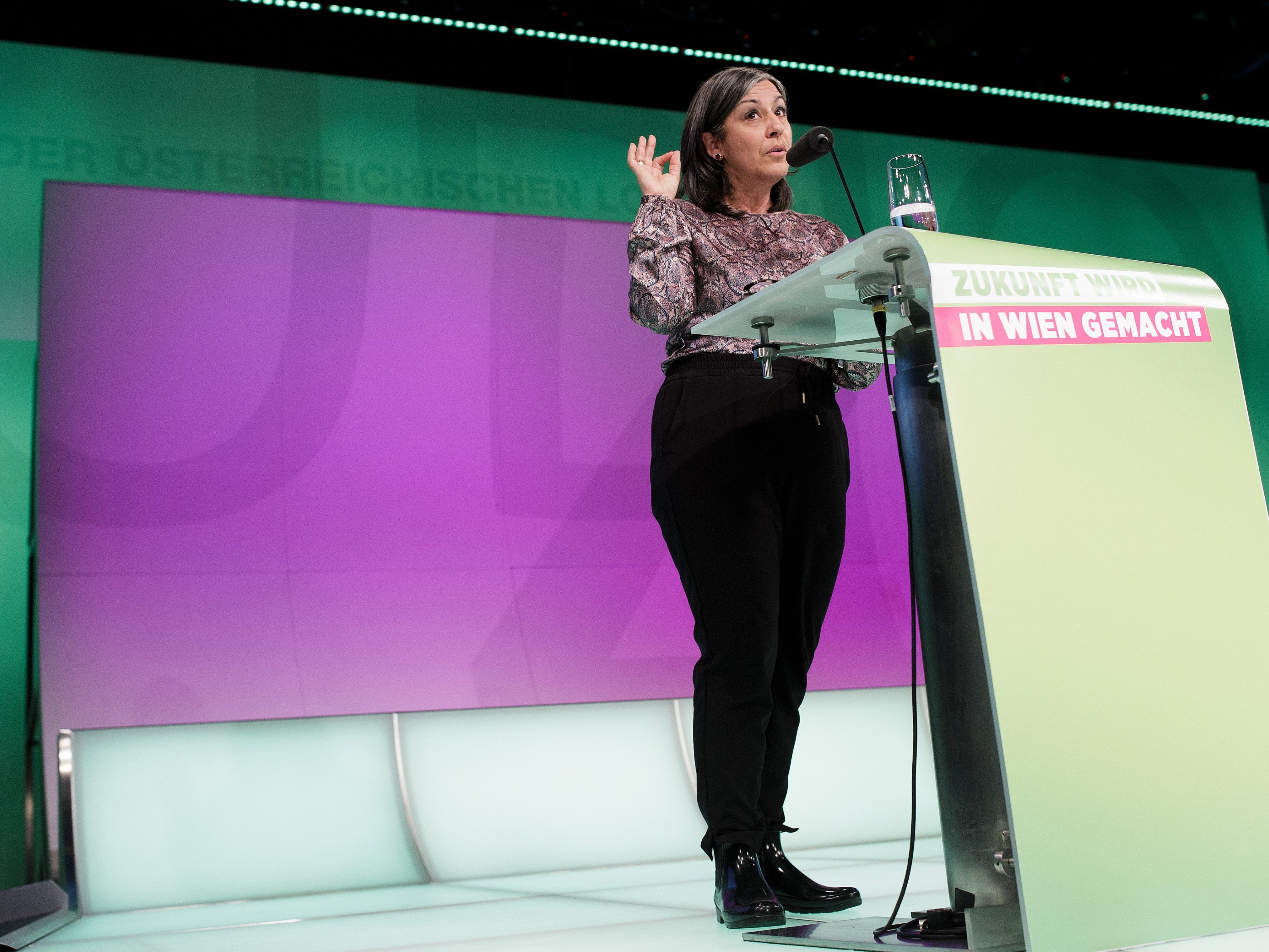Vizebürgermeisterin Maria Vassilakou bei der Landesversammlung der Wiener Grünen Vizebürgermeisterin Maria Vassilakou bei der Landesversammlung der Wiener Grünen