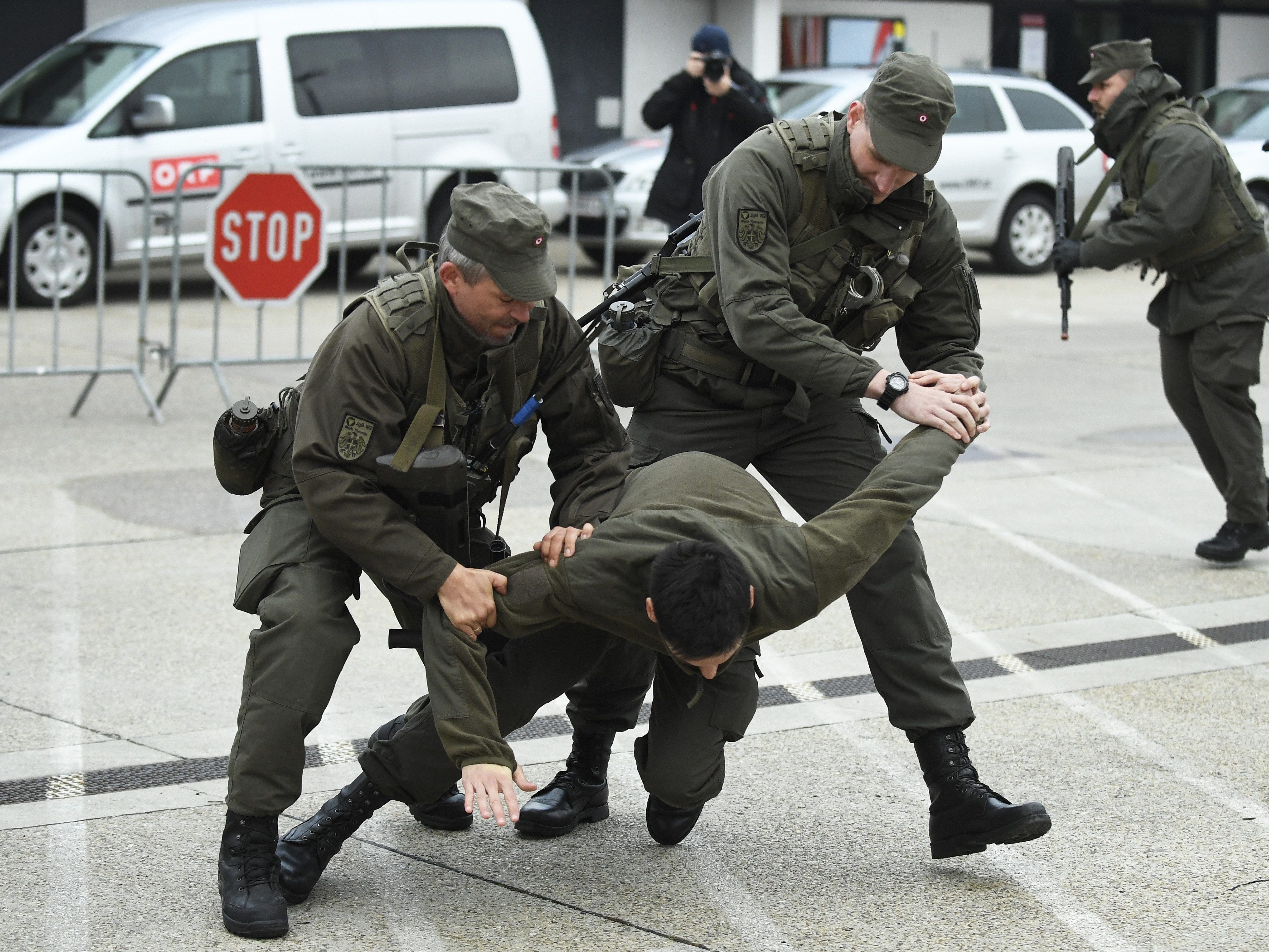 Militärkommando und Polizei übten Schutz kritischer Infrastruktur. Militärkommando und Polizei übten Schutz kritischer Infrastruktur.