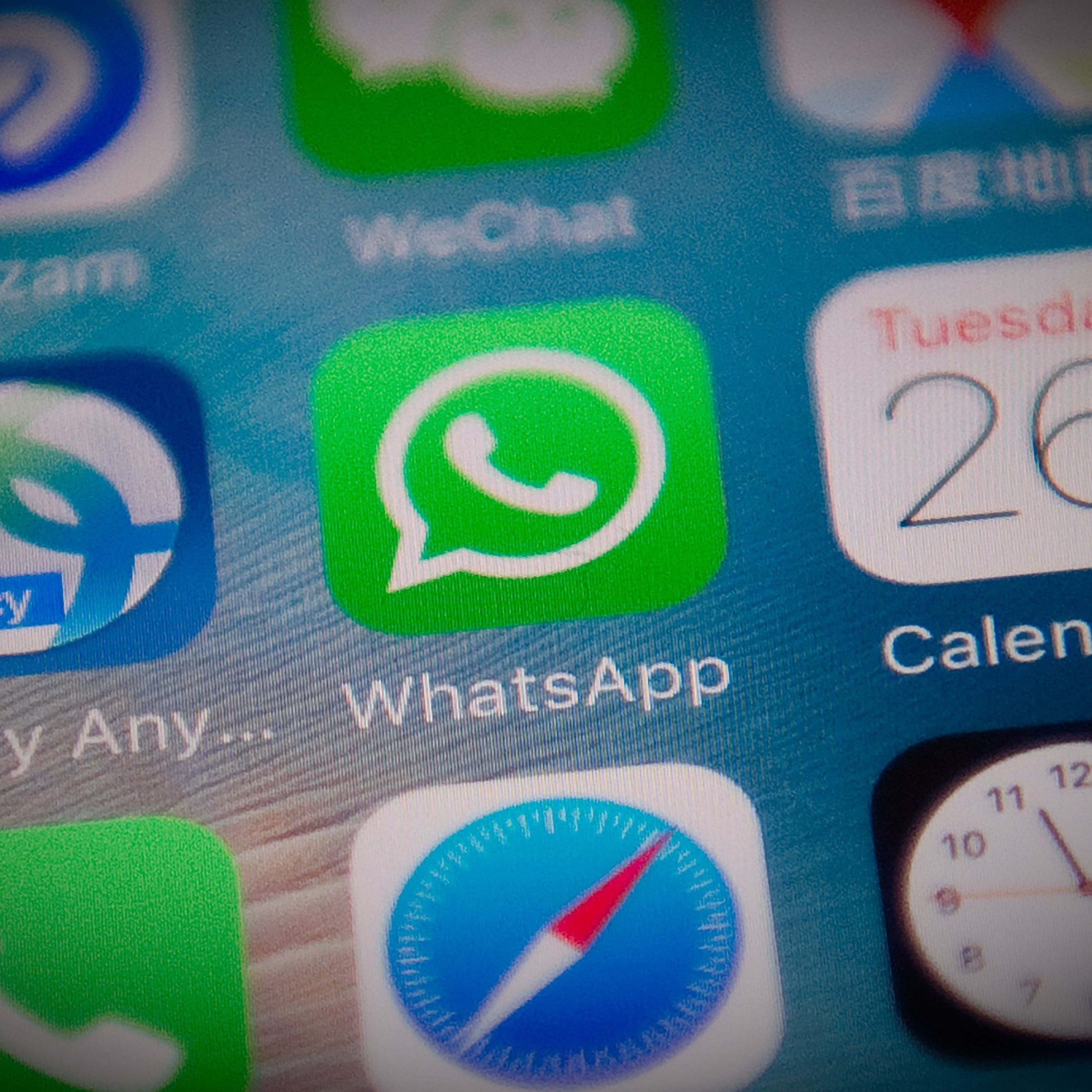 Nutzer scherzten online über Wiederauferstehung der SMS