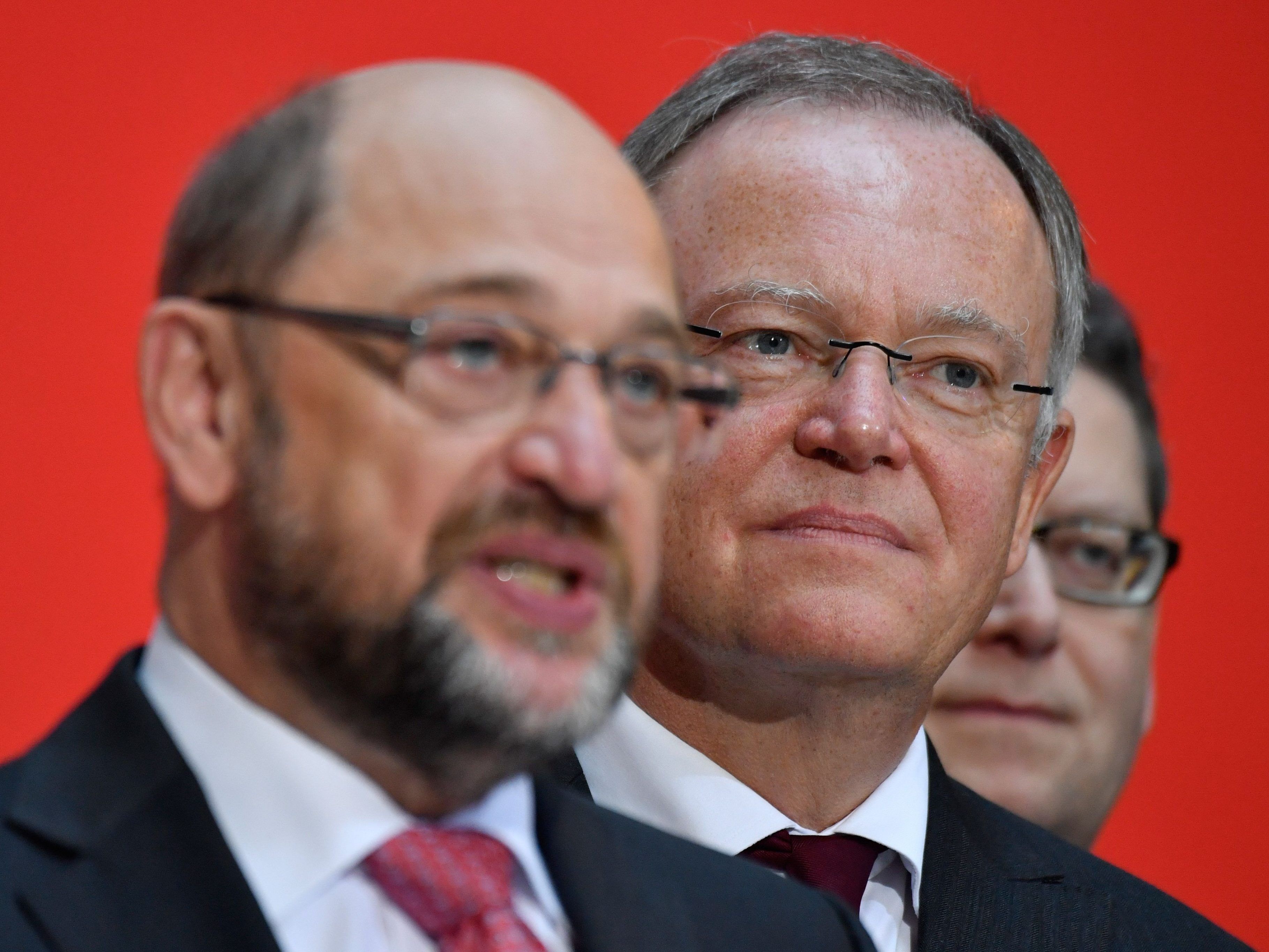 Minderheitsregierung ins Spiel gebracht. Minderheitsregierung ins Spiel gebracht.