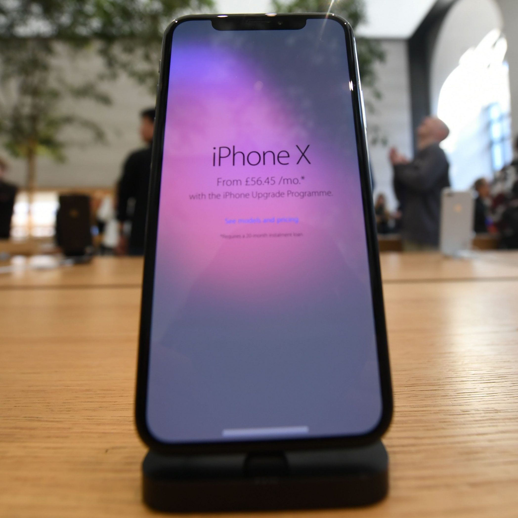 Das neue iPhone X soll Apple ein glänzendes Weihnachtsgeschäft bescheren.