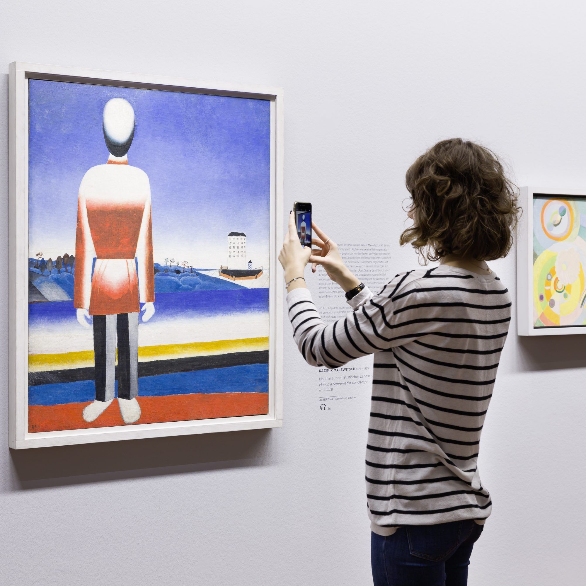 Die Augmented-Reality App "Artivive" bietet interaktive Kunstvermittlung in der Albertina