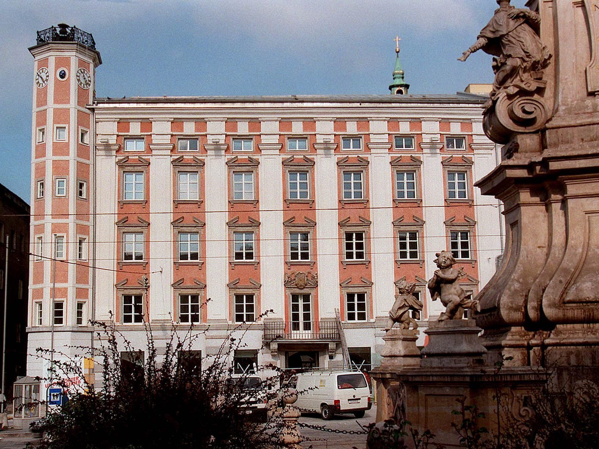 Im Alten Rathaus in Linz wird eine Podiumsdiskussion als Protest stattfinden