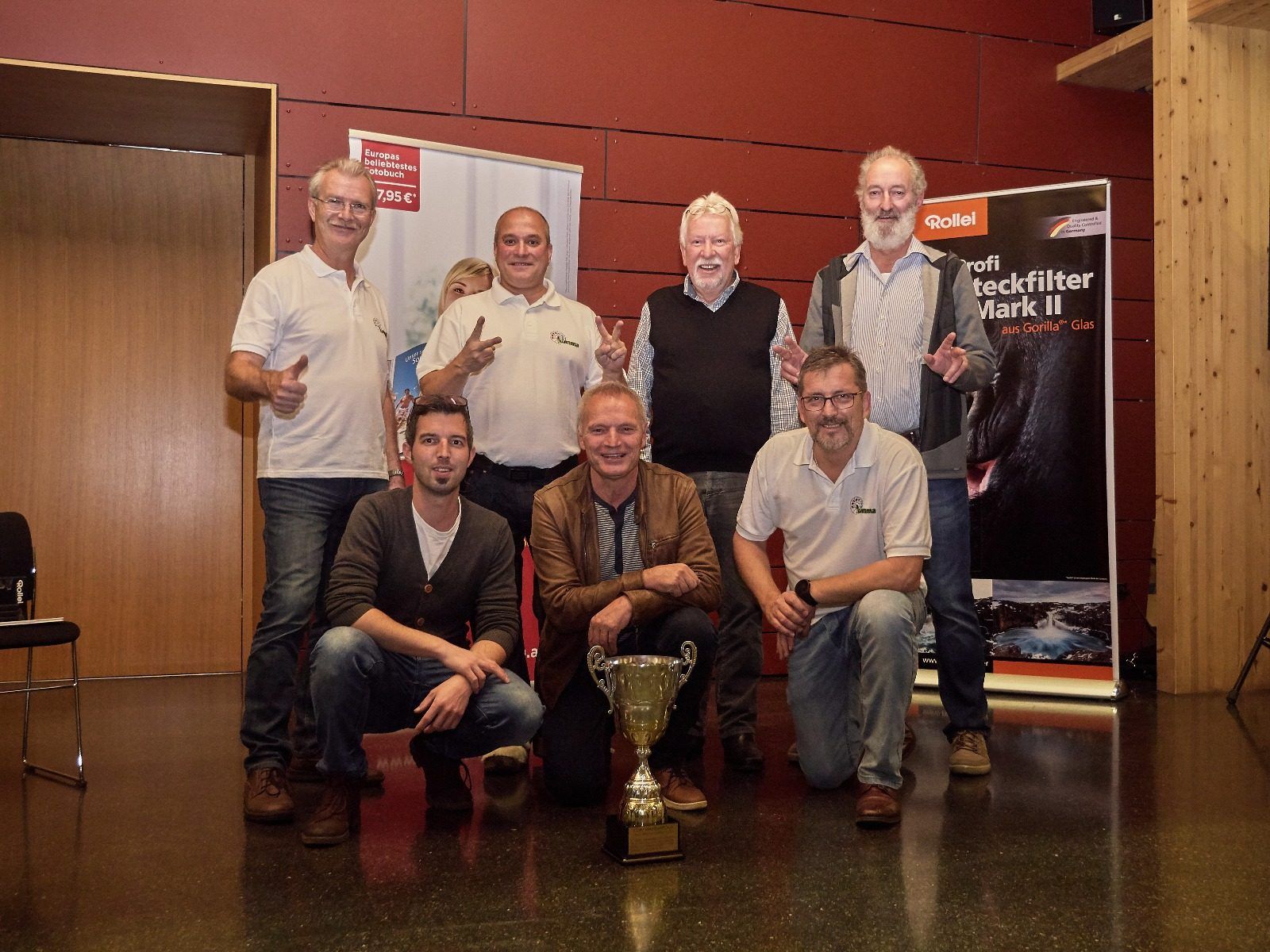 Das erfolgreiche Team des Fotoclub am Kumma: Stehend (v.l.nr.) Karl Heinz Mader, Klaus Dornbach, Markus Solterbeck, Armin Loacker, Kniend: Andreas Mader, Harald Lechleitner, Obmann Jürgen Grasmuck