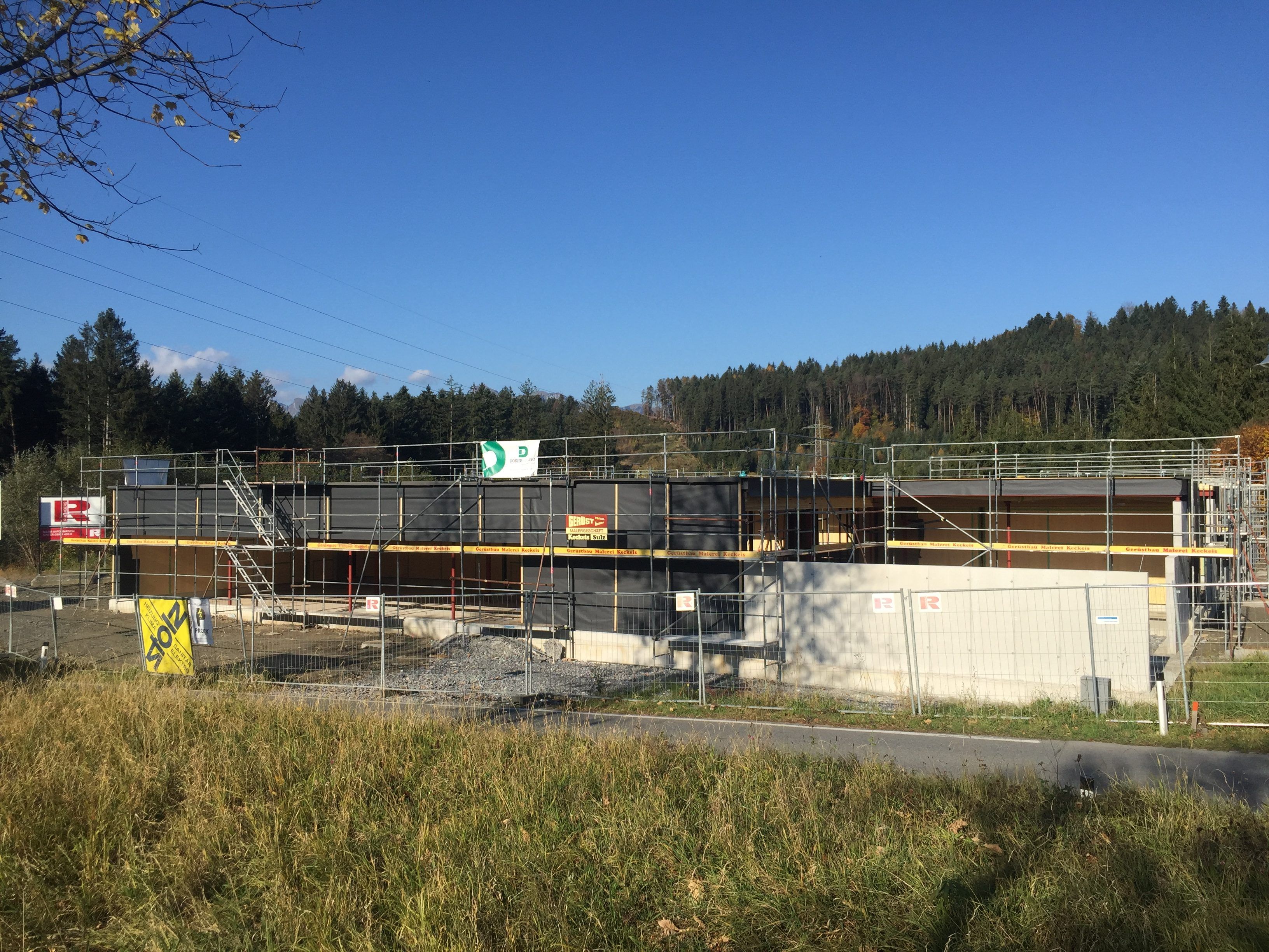 Das Gebäude für das Kinderhaus in Göfis-Hofen steht bereits. In Zukunft werden hier Kinder im Alter von eineinhalb bis Schuleintritt betreut.