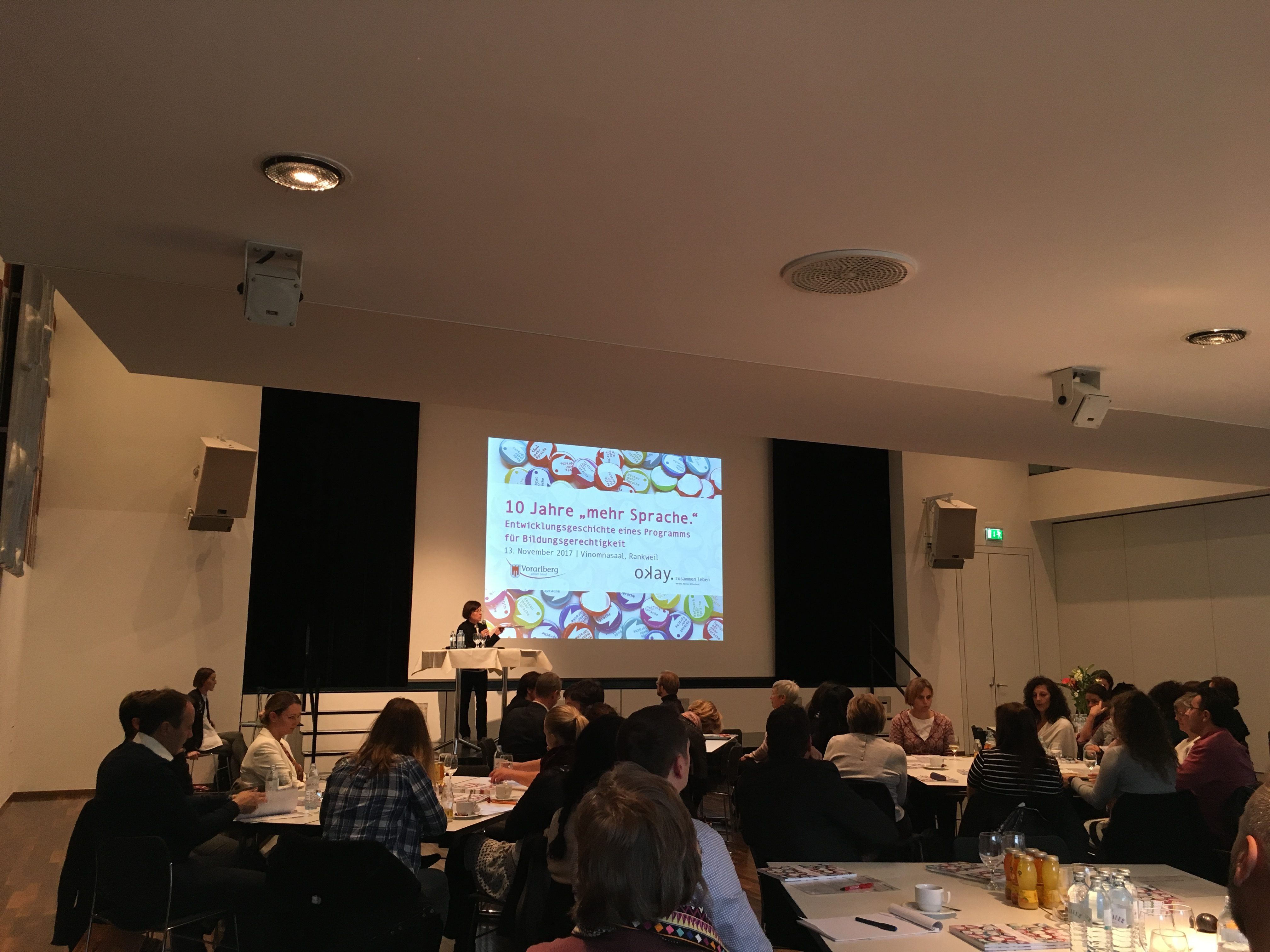 Zahn Jahre "mehr Sprache" wurde in Rankweil gefeiert. Das Programm hat auch in den Kindergärten der Gemeinde eine wichtige Rolle inne. Zahn Jahre "mehr Sprache" wurde in Rankweil gefeiert. Das Programm hat auch in den Kindergärten der Gemeinde eine wichtige Rolle inne.