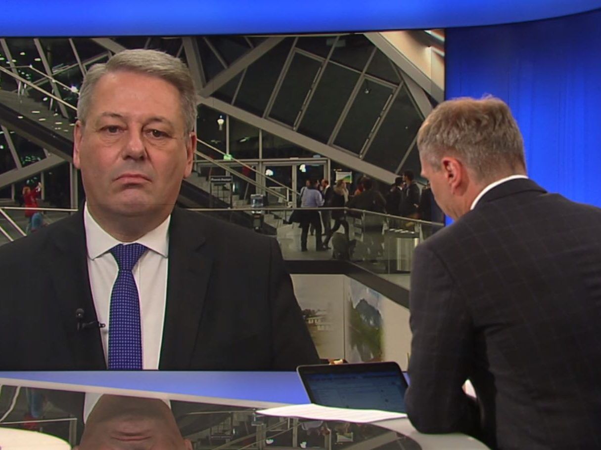 Umweltminister Rupprechter im ZIB-2-Interview. Umweltminister Rupprechter im ZIB-2-Interview.