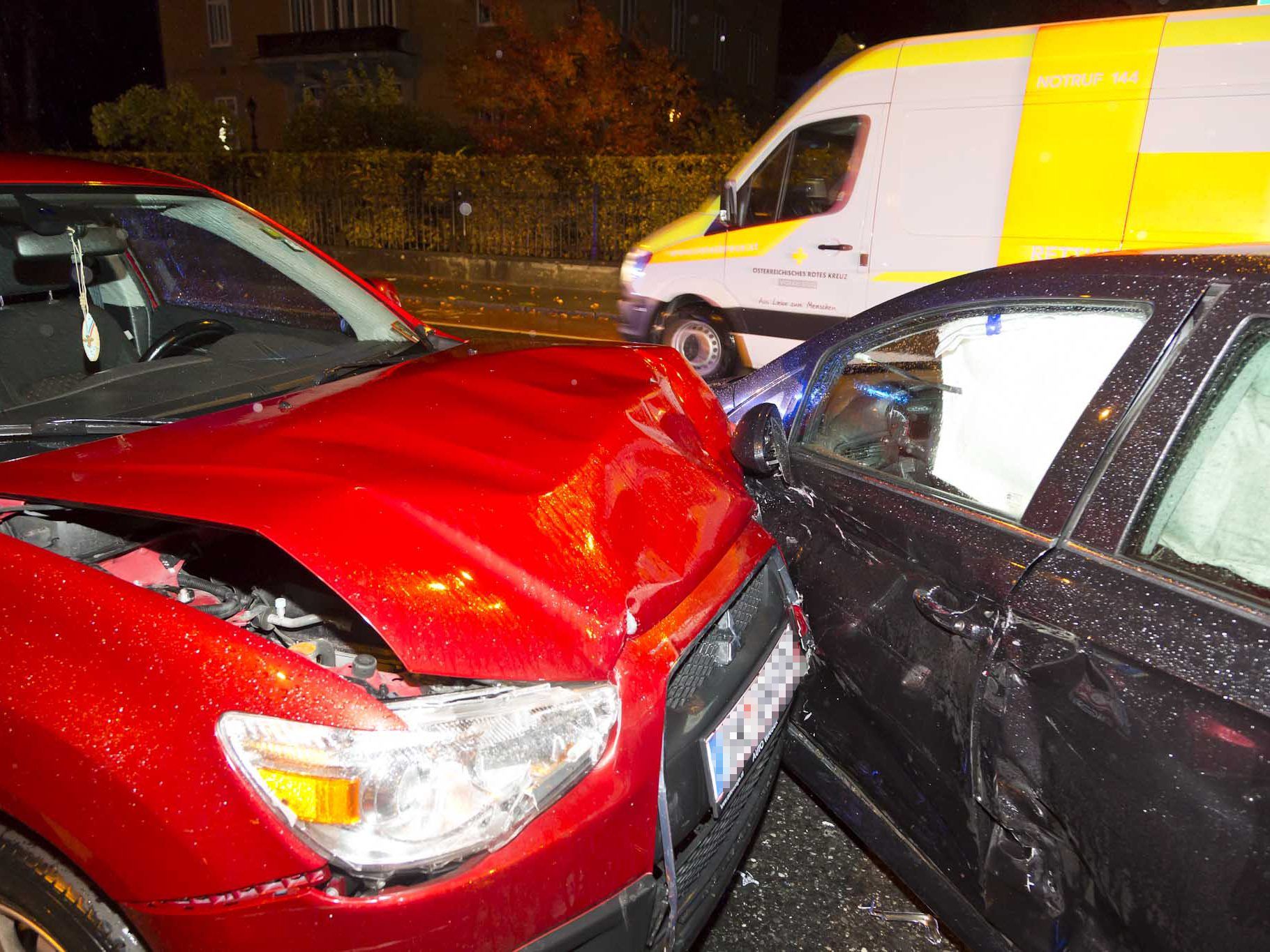 Bei einem UNfall in Feldkirch wurden vier Personen verletzt.