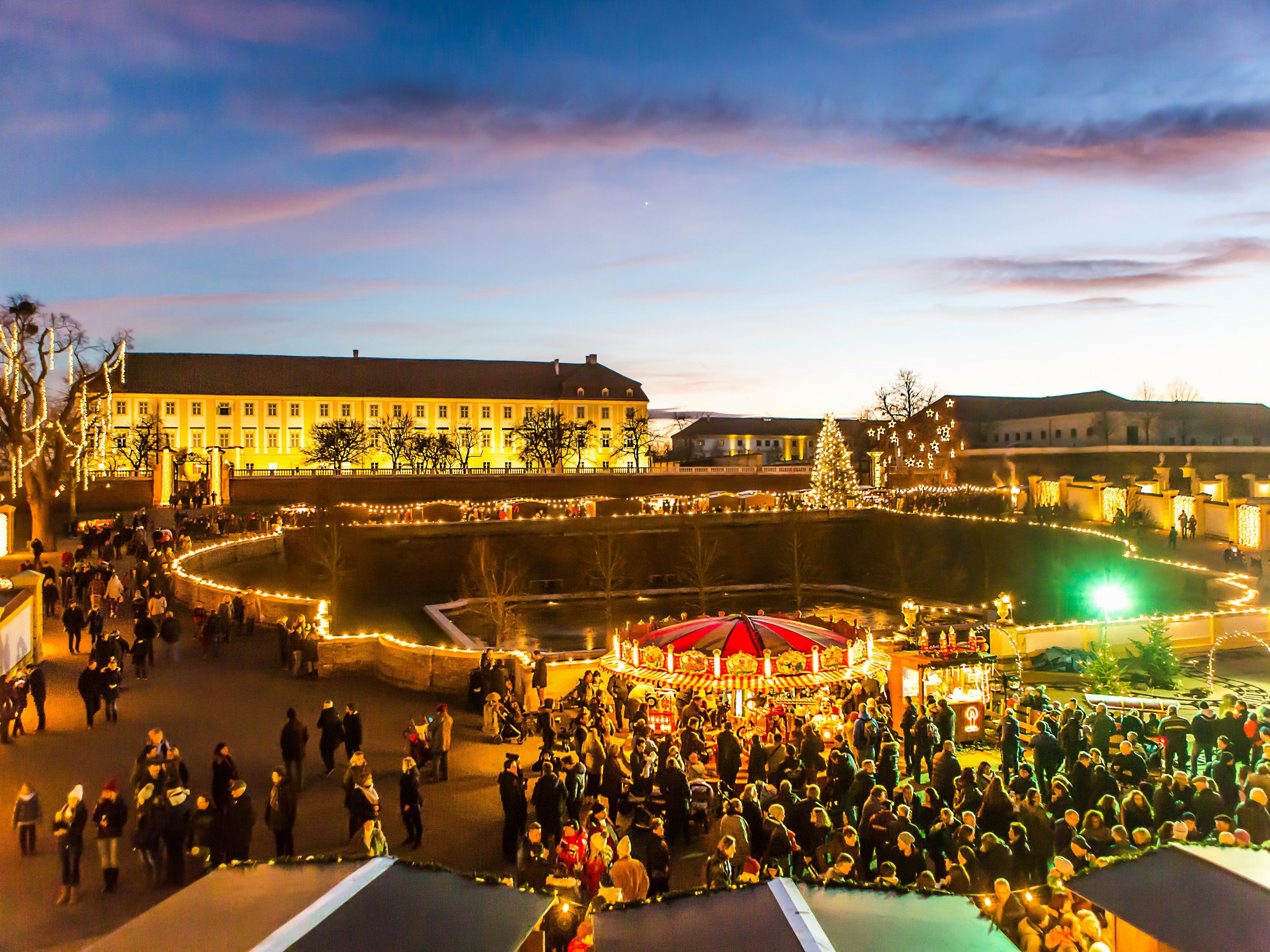 Das Programm zum Weihnachtsmarkt auf Schloss Hof 2017.