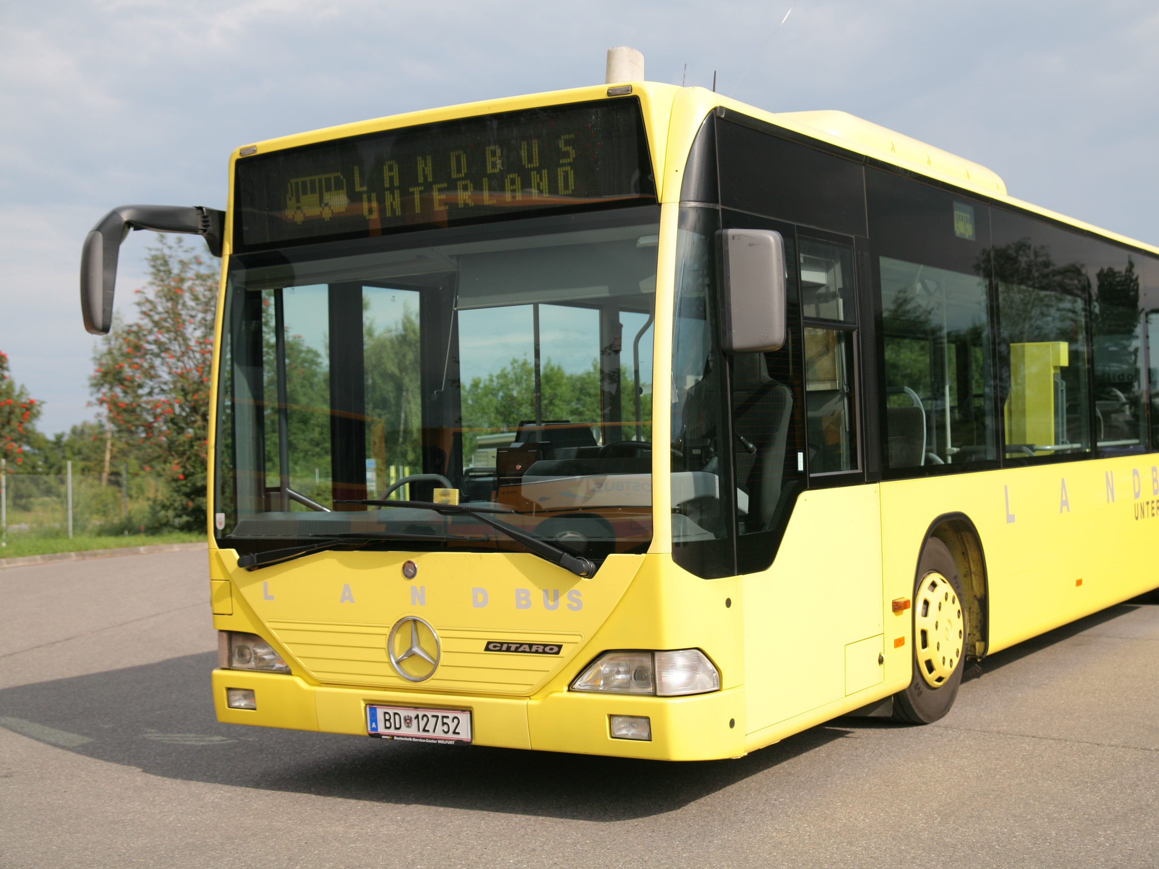 Ab 10. Dezember 2017 gilt der neue Fahrplan für den Landbus Unterland, der für Lustenau viele Verbesserungen und auch neue Linien bringt. Ab 10. Dezember 2017 gilt der neue Fahrplan für den Landbus Unterland, der für Lustenau viele Verbesserungen und auch neue Linien bringt.