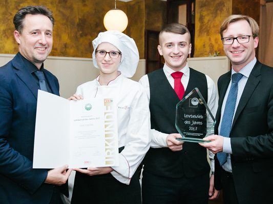 Das Café Central ist Lehrbetrieb des Jahres 2017. Das Café Central ist Lehrbetrieb des Jahres 2017.