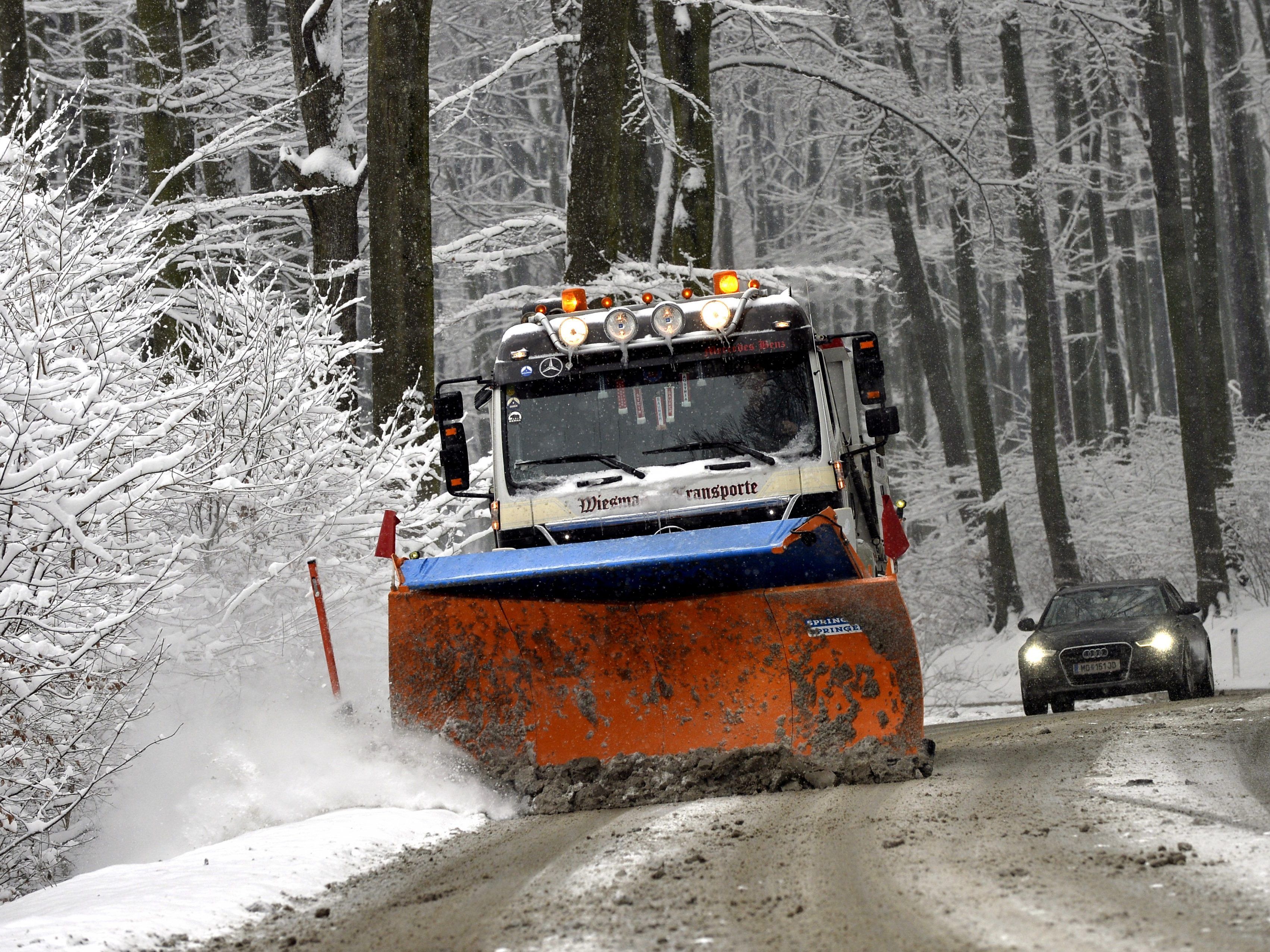 Niederösterreich rüstet sich für die ersten Schneefälle. Niederösterreich rüstet sich für die ersten Schneefälle.