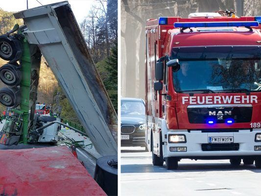 Bei den Bergungsarbeiten des Lkws