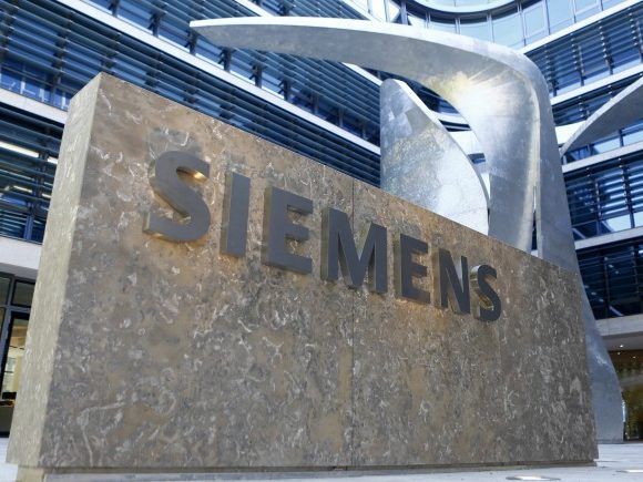 Auch Siemens-Mitarbeiter in Wien sind vom Jobabbau betroffen. Auch Siemens-Mitarbeiter in Wien sind vom Jobabbau betroffen.