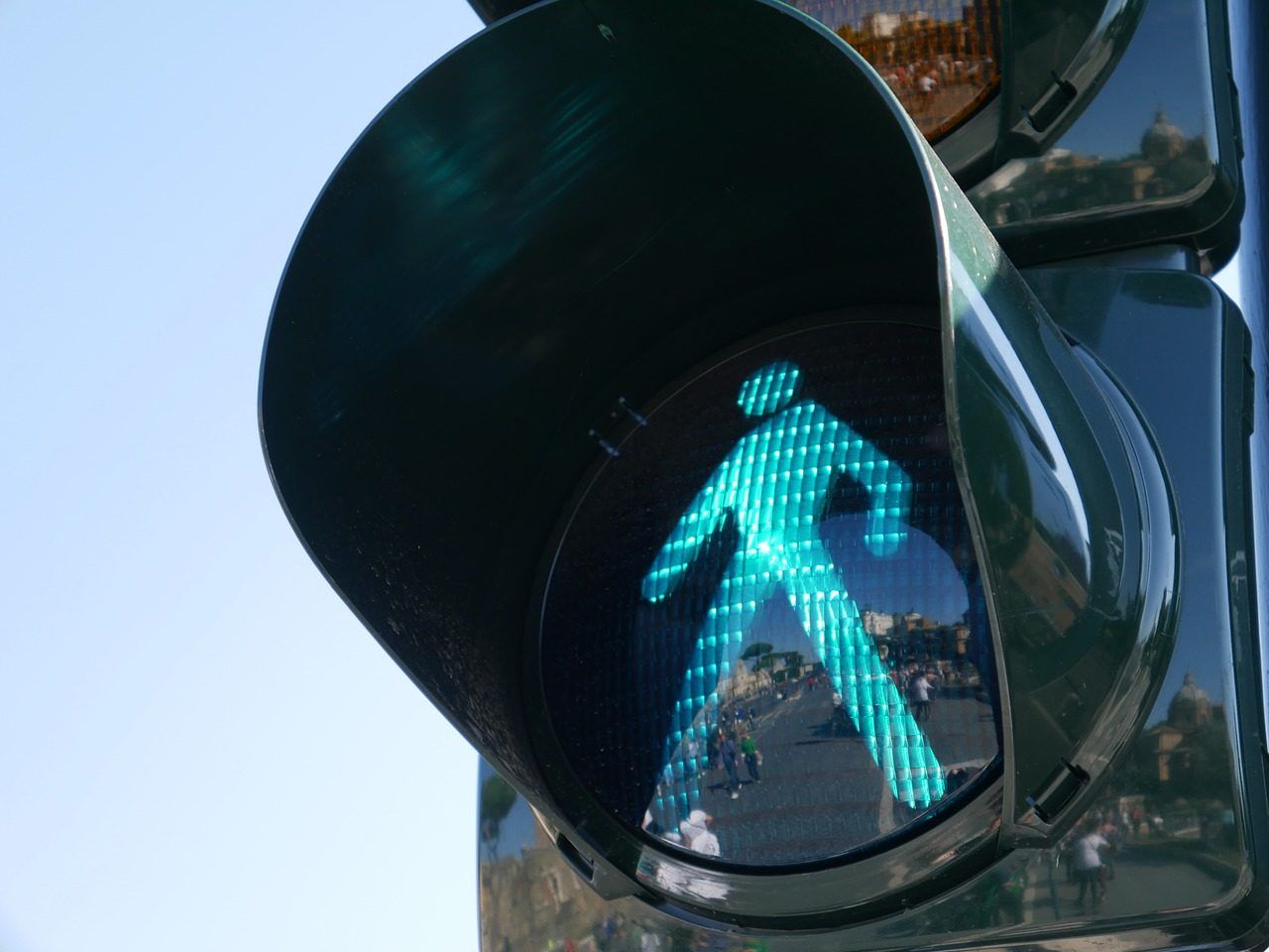 In Wien-Favoriten wird dertzeit eine durch eine Kamera gesteuerte Ampel getestet. In Wien-Favoriten wird dertzeit eine durch eine Kamera gesteuerte Ampel getestet.