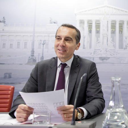 Kern und Schieder treten vor die Presse