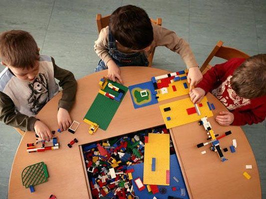 Die Koalitionsgespräche brachten eine Einigung auf ein verpflichtendes zweites Kindergartenjahr Die Koalitionsgespräche brachten eine Einigung auf ein verpflichtendes zweites Kindergartenjahr