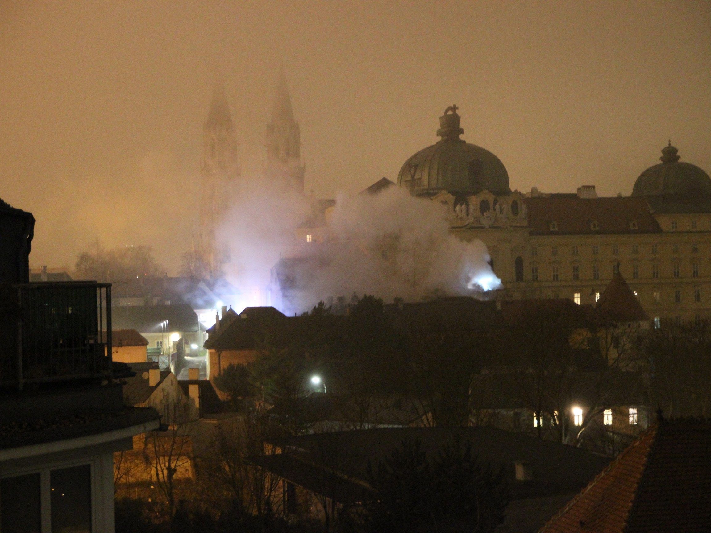 Der dichte Rauch stellte sich als Wasserdampf heraus.