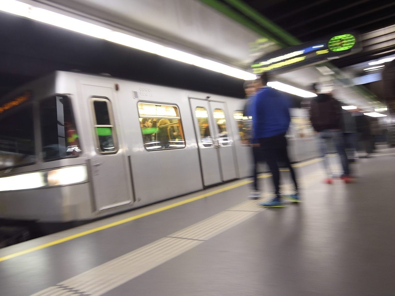 Im Bereich der U4-Station Karlsplatz kam es zu einer Stromstörung. Im Bereich der U4-Station Karlsplatz kam es zu einer Stromstörung.