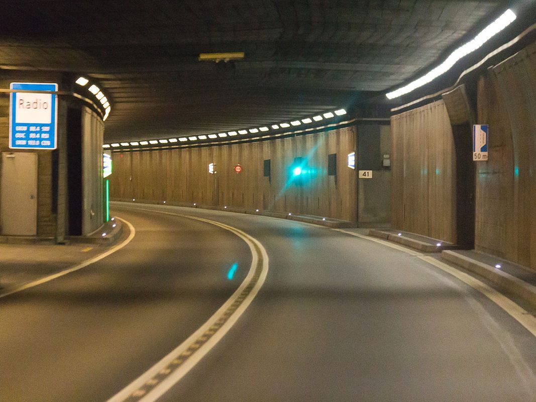 Im Gotthard-Straßentunnel ist es zu einem tödlichen Unfall gekommen.