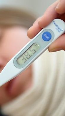 Nicht immer fit erscheinen Herr und Frau Österreicher am Arbeitsplatz