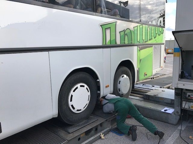 Auf der A4 wurden desolate Reisebusse gestoppt Auf der A4 wurden desolate Reisebusse gestoppt