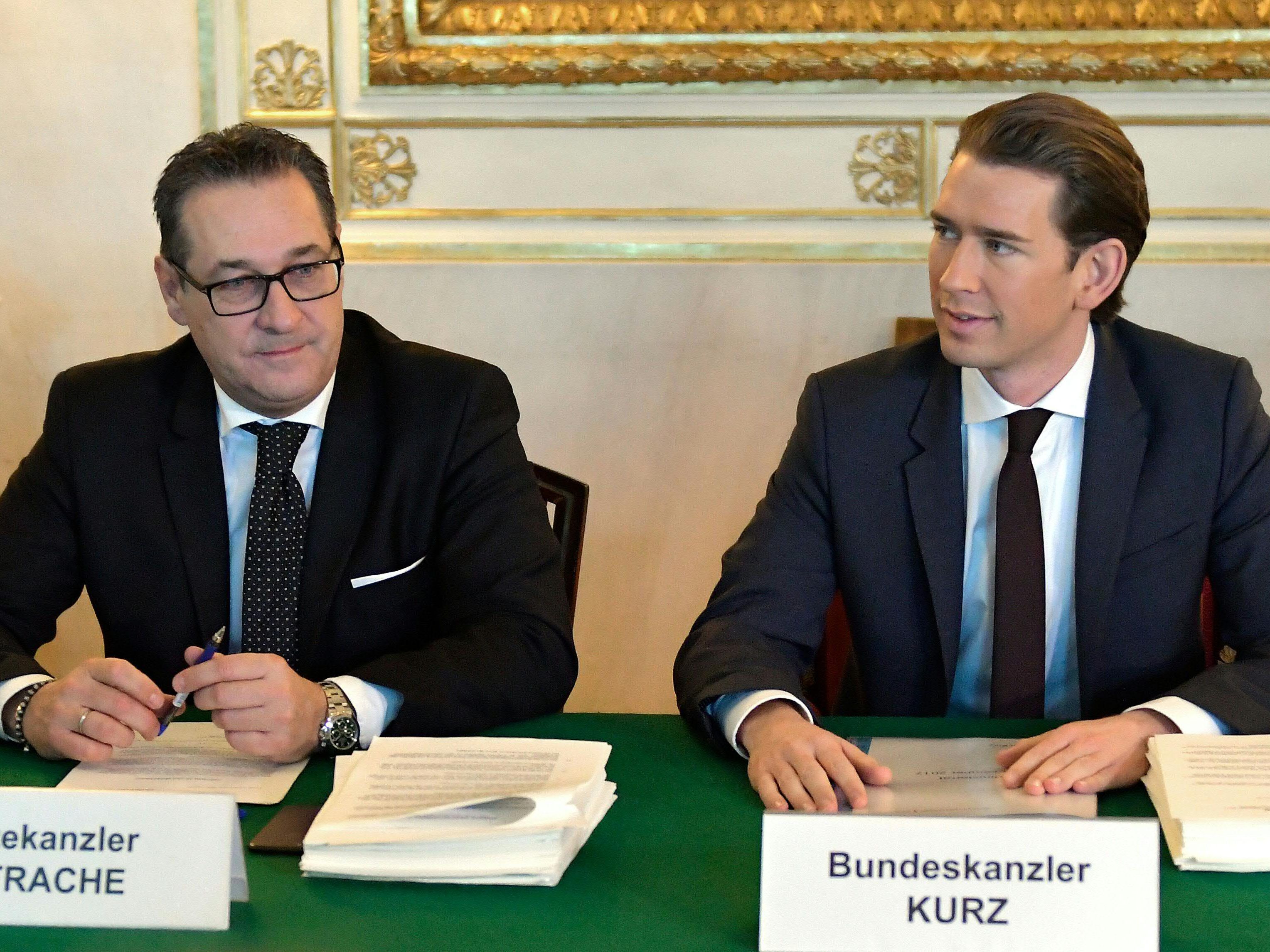 Am Dienstag ist die neue Regierung in ihren ersten Ministerrat gestartet.