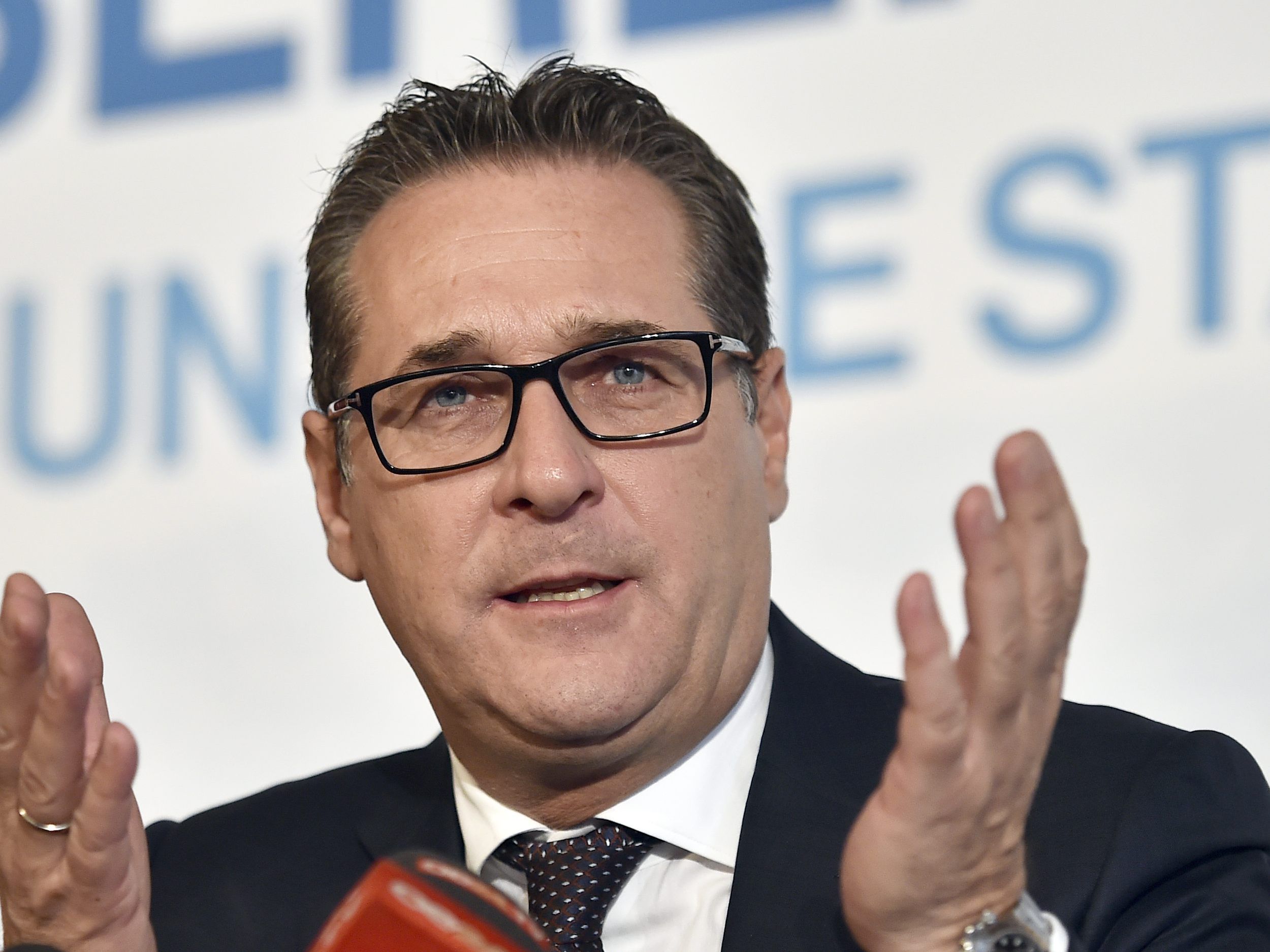 Strache kippte das Rauchverbot.