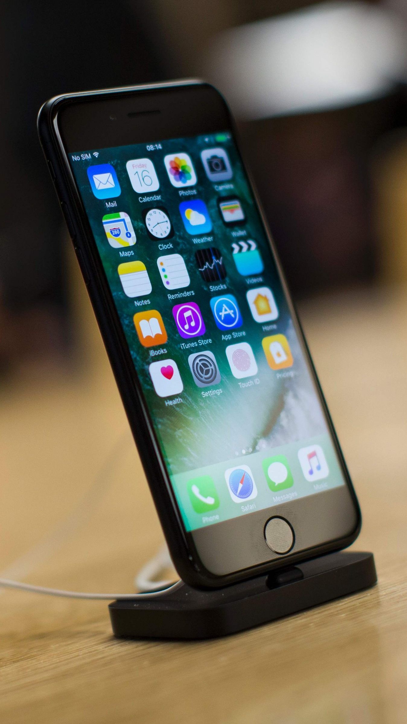 Apple gesteht erstmals absichtlich alte IPhones zu drosseln.