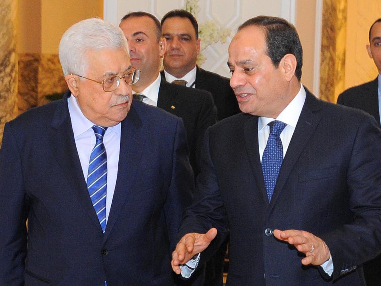 Palästinenserpräsident Abbas und Ägyptens Staatschef Abdel Fattah al-Sisi bei einem früheren Treffen. Palästinenserpräsident Abbas und Ägyptens Staatschef Abdel Fattah al-Sisi bei einem früheren Treffen.
