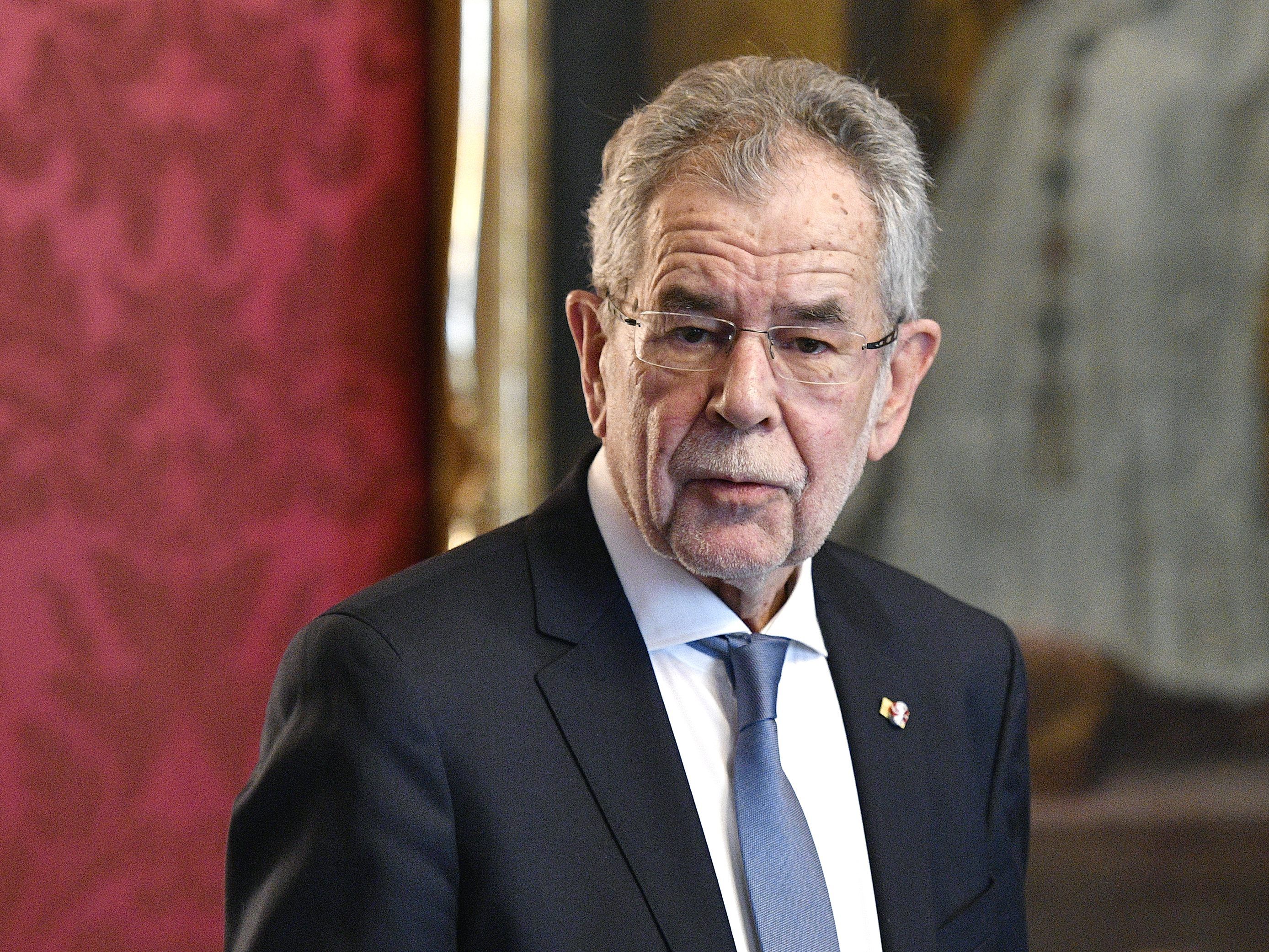 Der Bundespräsident lud die neuen Minister zu Gesprächen am Sonntag ein