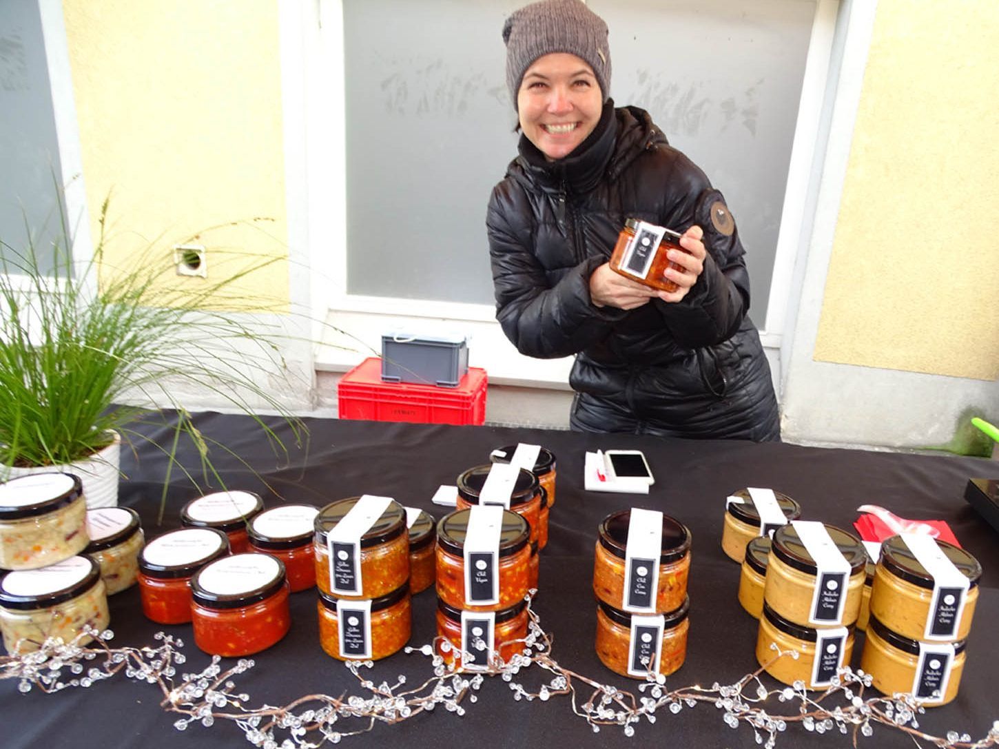 Köstlichkeiten aller Art beim Bio-Weihnachtsmarkt in d´r Gass. Köstlichkeiten aller Art beim Bio-Weihnachtsmarkt in d´r Gass.