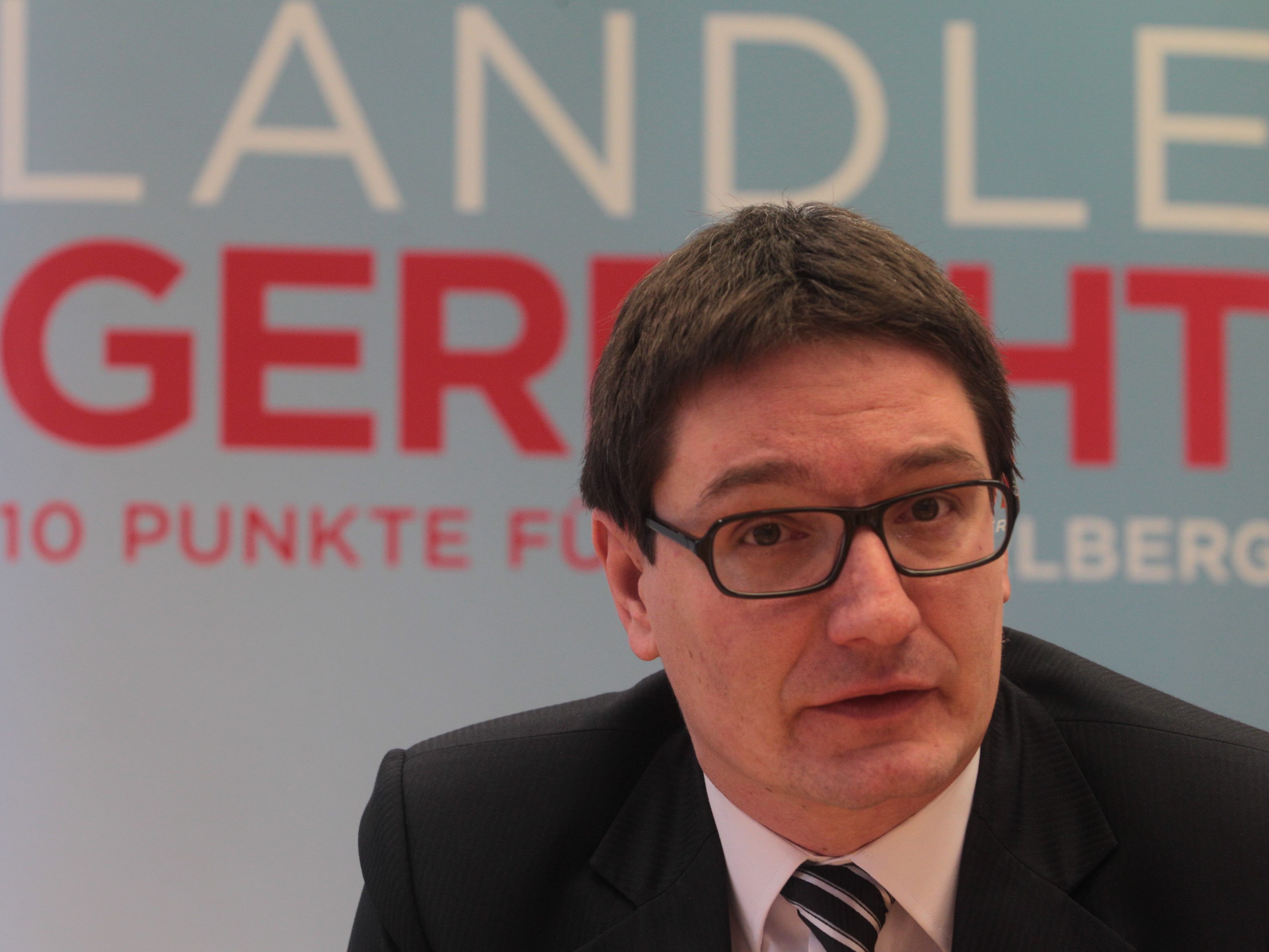 Die Vorarlberger SPÖ lehnt die Wiedereinführung der Studiengebühren ab.