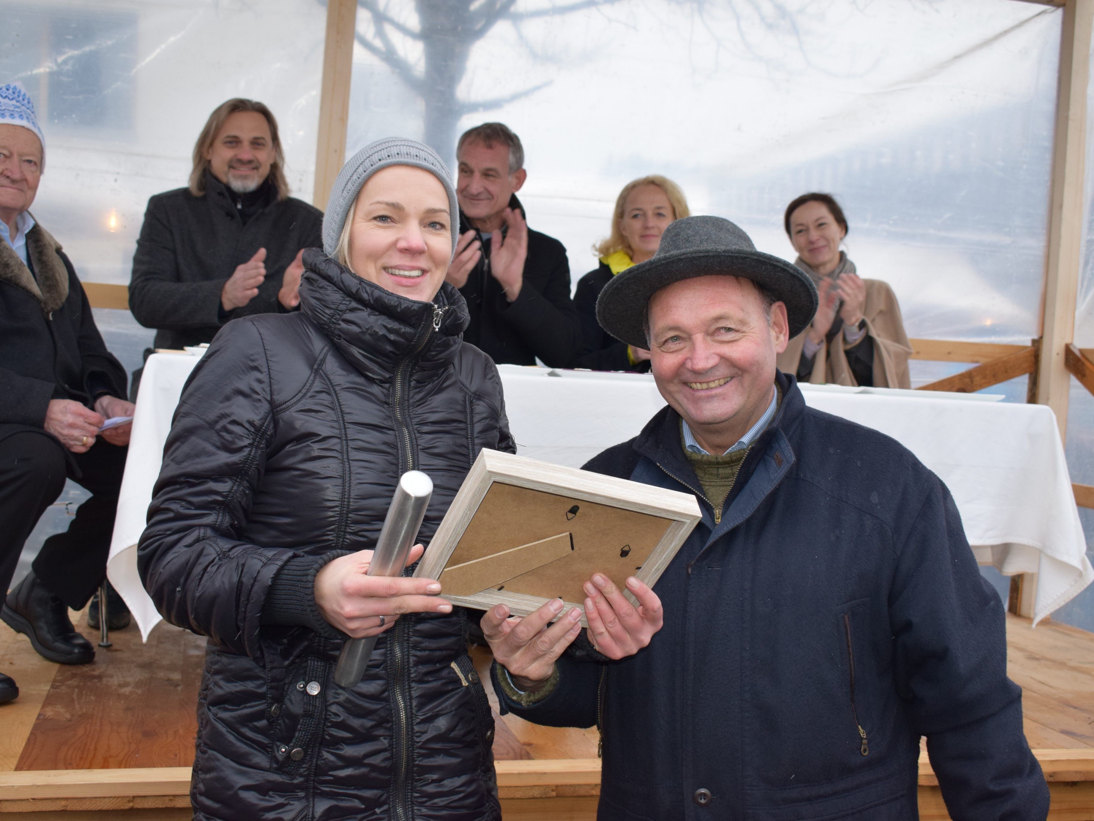 Bürgermeister Kurt Krottenhammer gratulierte der frischgebackenen Krömlekönigin Verena Baldauf. Bürgermeister Kurt Krottenhammer gratulierte der frischgebackenen Krömlekönigin Verena Baldauf.