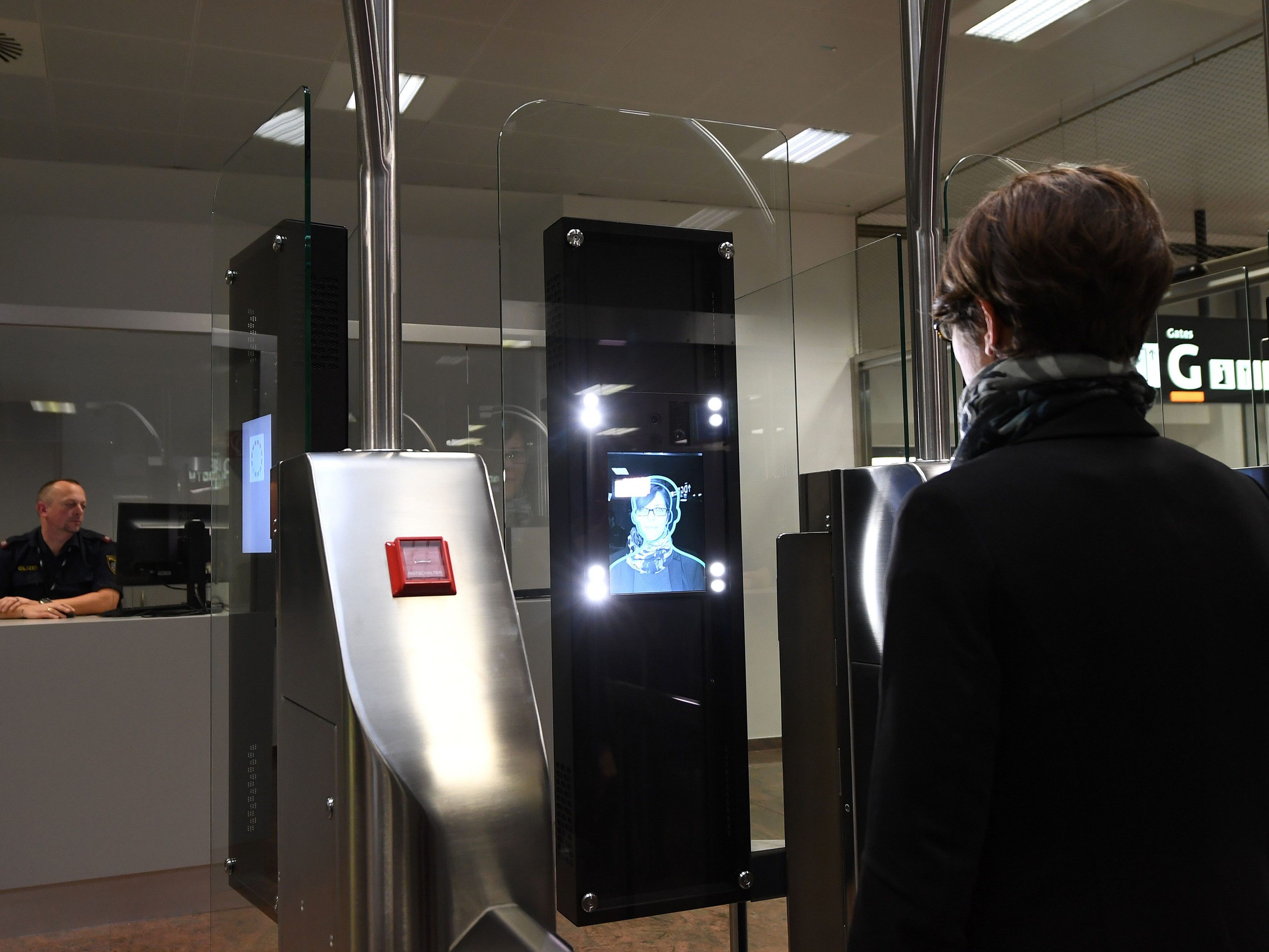 Die Testphase am Flughafen Wien hat für die E-Gates begonnen Die Testphase am Flughafen Wien hat für die E-Gates begonnen