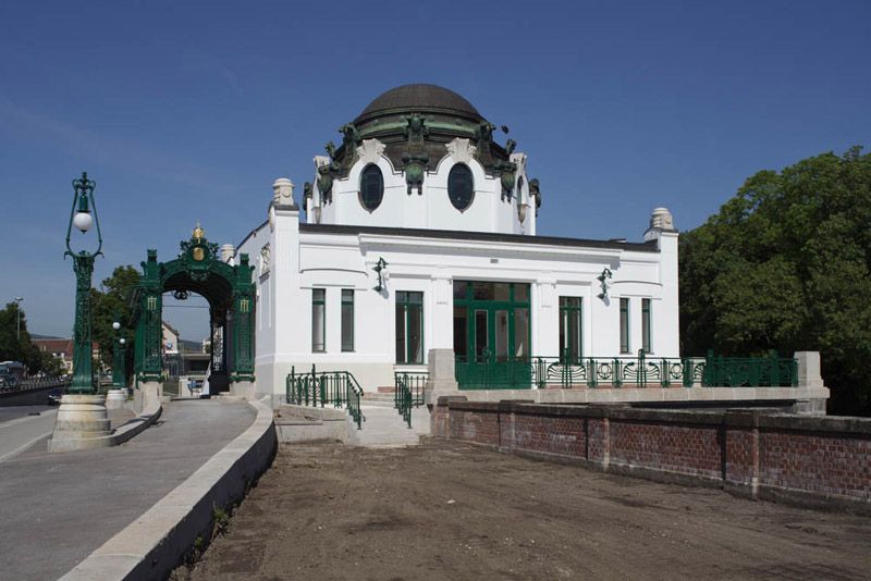 Im Otto Wagner Hofpavillon Hietzing wurde ein Pas de deux zur „Stéphanie-Gavotte“ von Alfons Czibulka getanzt