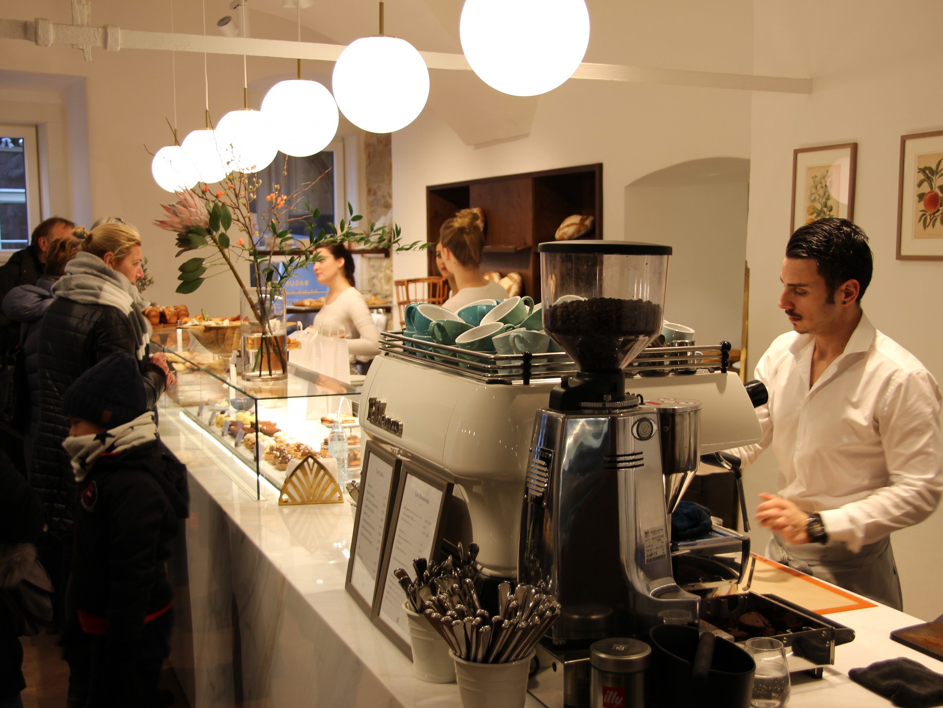 Wir haben uns durch das Sortiment der Boulangerie-Pâtisserie "Parémi" durchgekostet Wir haben uns durch das Sortiment der Boulangerie-Pâtisserie "Parémi" durchgekostet