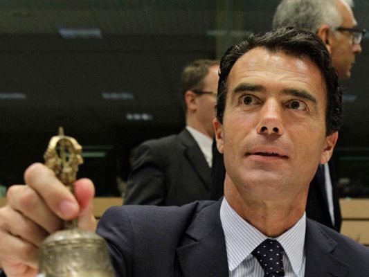 Besorgnis und scharfe Kritik kommt der neuen Regierung aus Italien entgegen