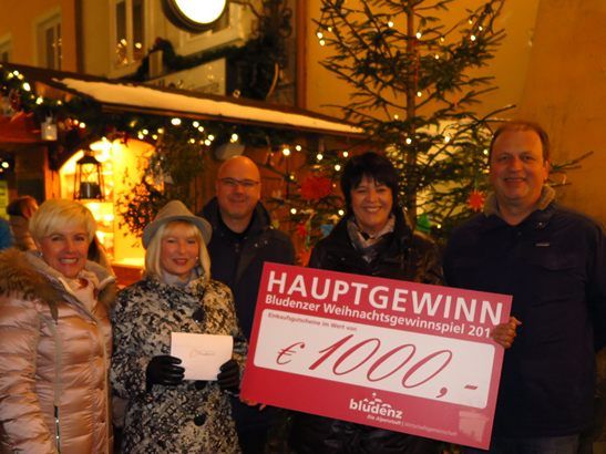 Gewinnübergabe am Bludenzer Christkindlemarkt