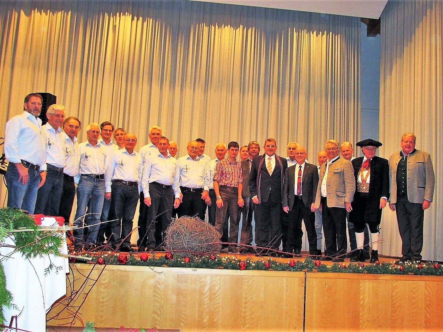 Die Mitwirkenden bei der Weihnachtsfeier des Pensionistenverbandes Vorderwald Die Mitwirkenden bei der Weihnachtsfeier des Pensionistenverbandes Vorderwald