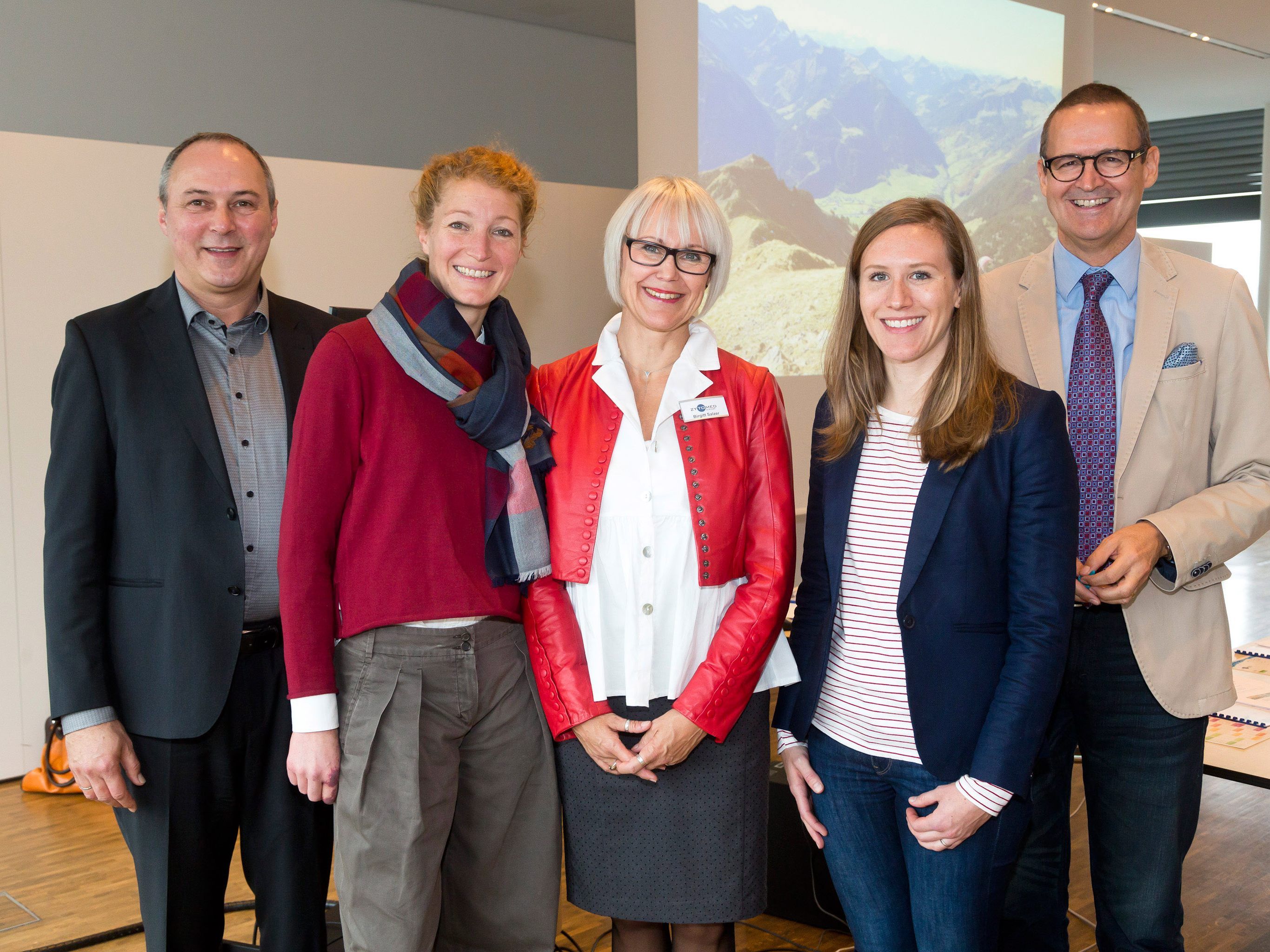 Ein hochkarätiges Team leitete den immunhistochemischen Workshop am akademischen Schwerpunktkrankenhaus Feldkirch: Dr. rer. nat. Karsten Debel, Geschäftsführer Zytomed Systems GmbH; Dr. med. Veronika Kanitz, Institut für Pathologie der LMU München (Ludwig Maximilian Universität); Dipl. Biol. Birgitt Salzer, Gebietsleiterin Süd, Zytomed Systems GmbH; Dr. med. Vera Link, Institut für Pathologie der LMU München; Prim. Univ. Prof. Dr. Felix Offner, Leiter des Instituts für Pathologie im LKH Feldkirch