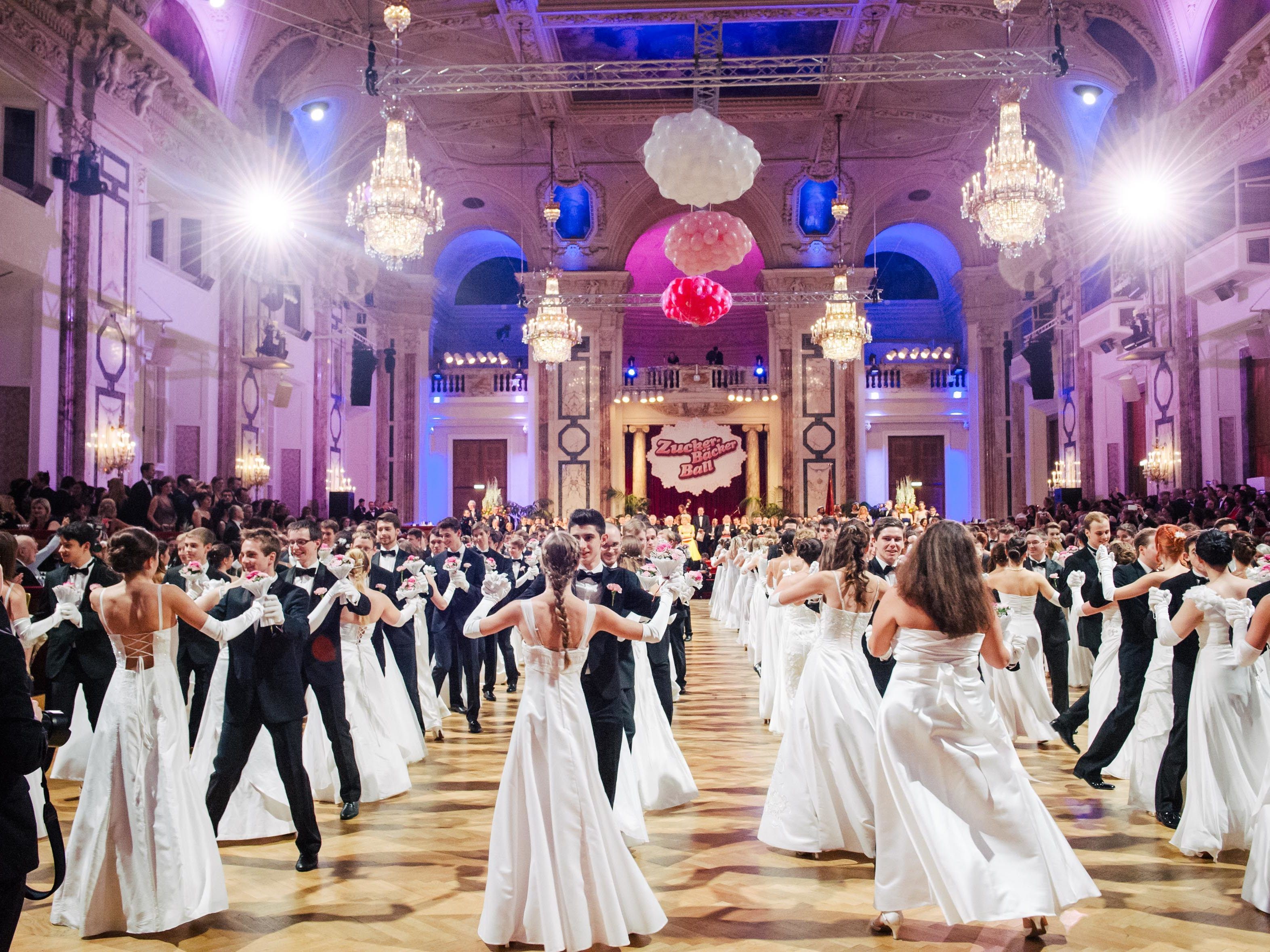 Am 11. Jänner 2018 findet in der Hofburg der 117. ZuckerBäckerball statt. Am 11. Jänner 2018 findet in der Hofburg der 117. ZuckerBäckerball statt.