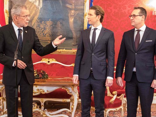 Die Angelobung der neuen Regierung im LIVE-Stream.