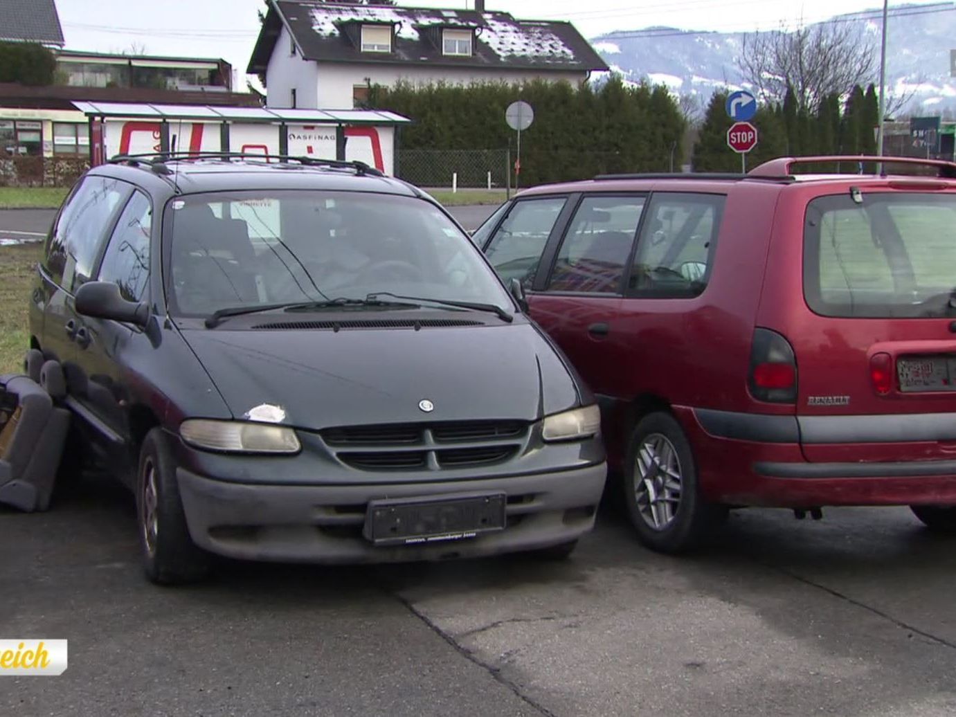 Die Asfinag holte die illegal abgestellten Fahrzeuge. Die Asfinag holte die illegal abgestellten Fahrzeuge.